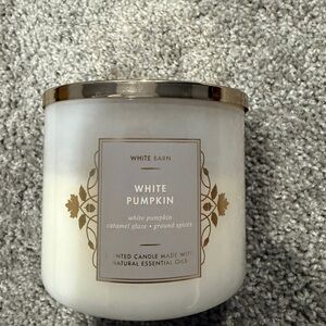 White Barn White Pumpkin Scented Candle